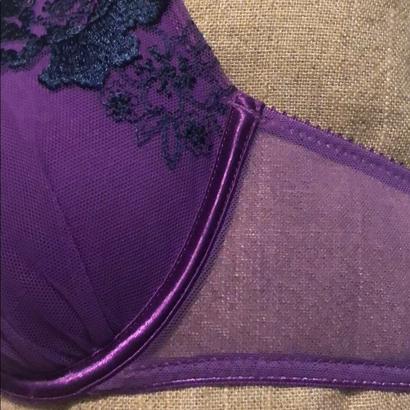 Victoria’s Secret Very Sexy 34A Bra - Picture 3 of 5